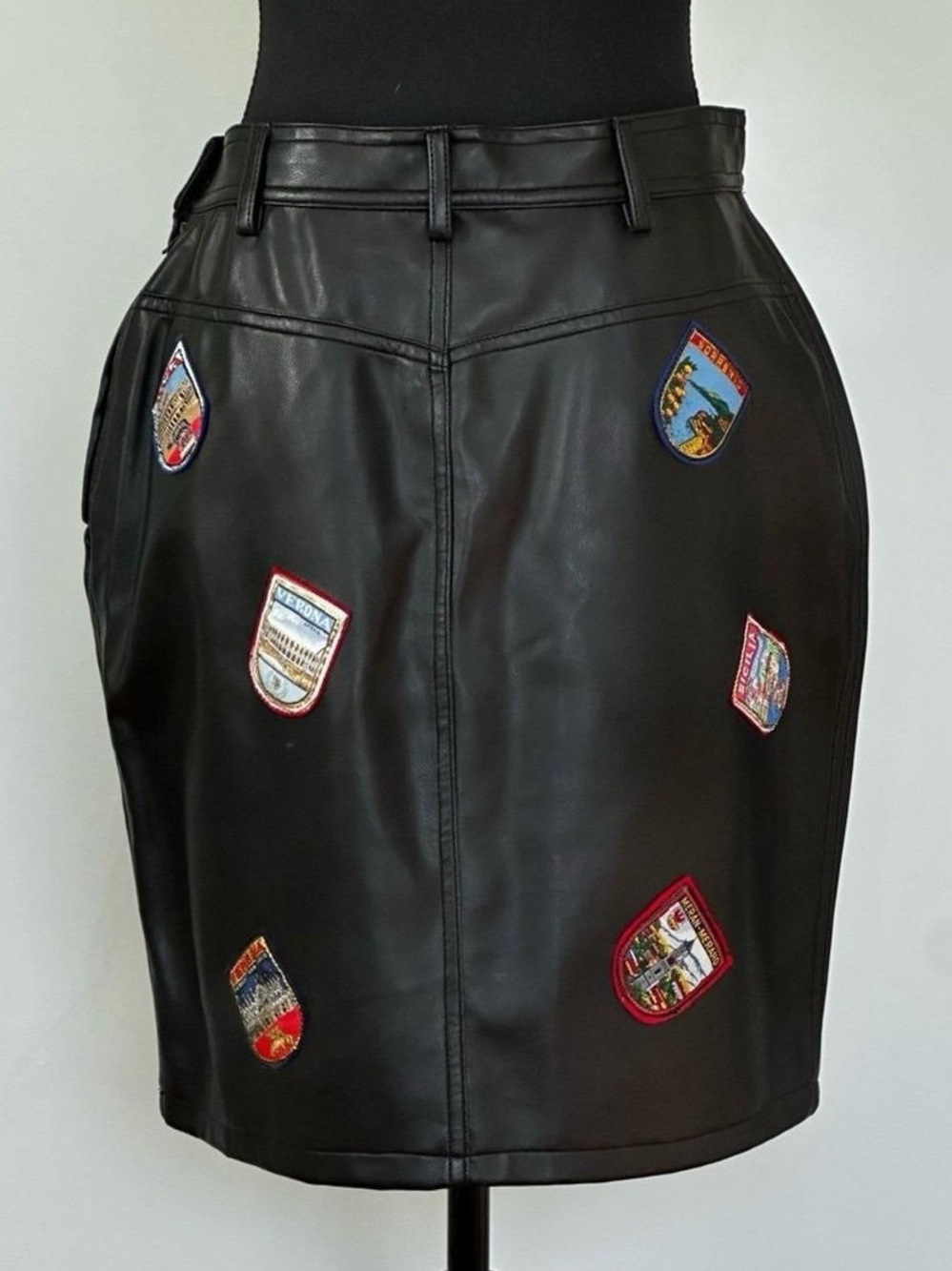Vintage 90s Moschino Jeans Patch Faux Leather Skirt US 14 - Picture 2 of 8